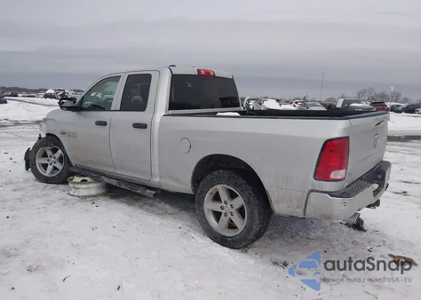 2018 Ram 1500 Express 4X4 6'4 Box z USA, uszkodzony, nr VIN 1C6RR7FT1JS184370